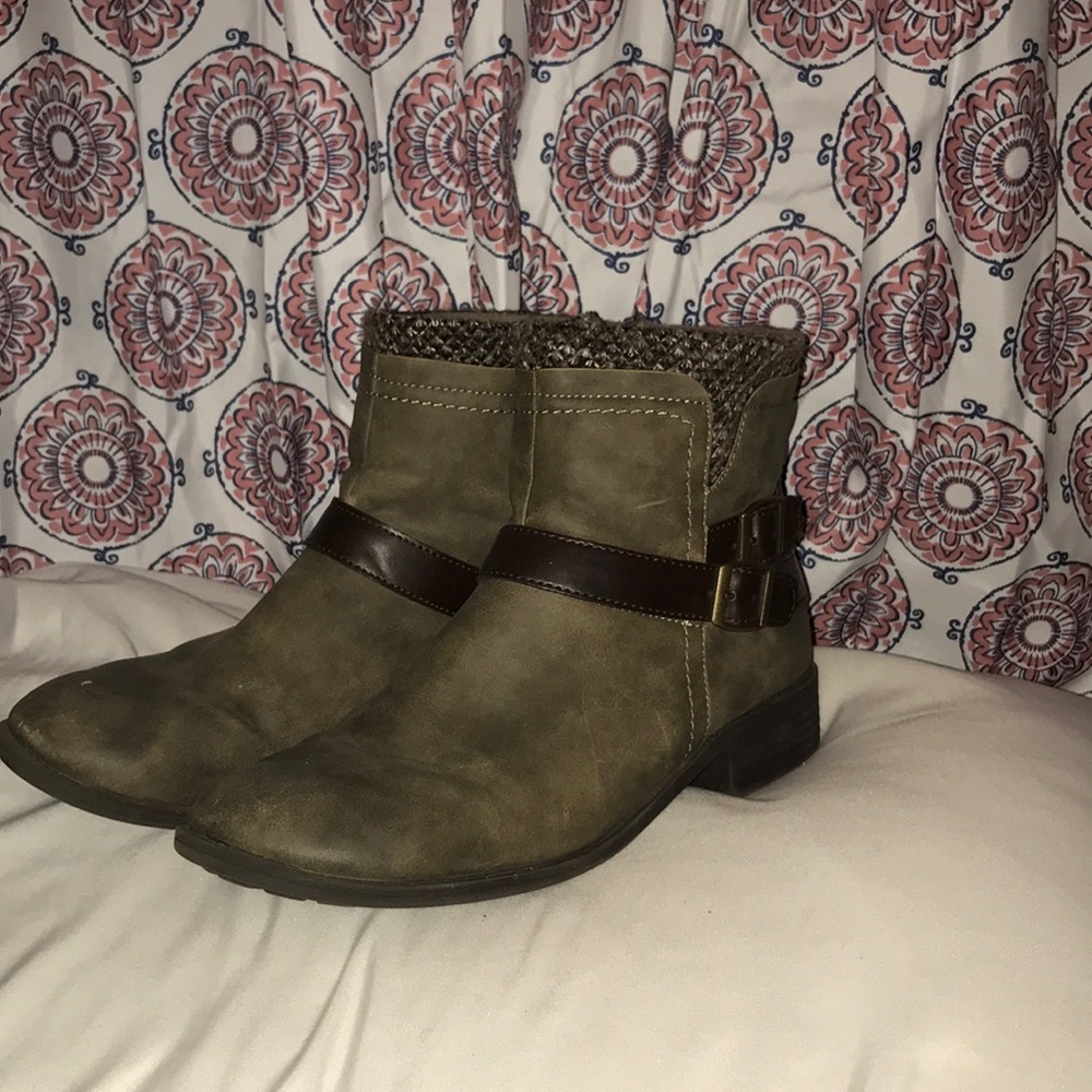 Dark taupe booties